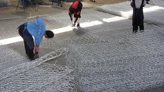 Zusammengepasste Galfan geschweißte Gabionkorb 6 * 8CM Mesh Größe Verschleißfestigkeit
