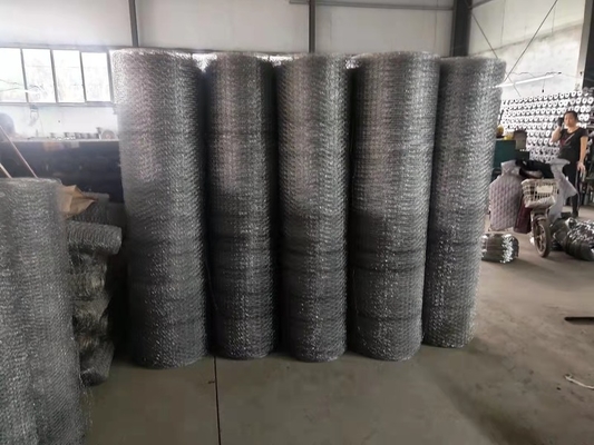 1.5 mm galvanisierter Eisendraht Hühnerdraht-Gitterzaun für Käfigfertigung